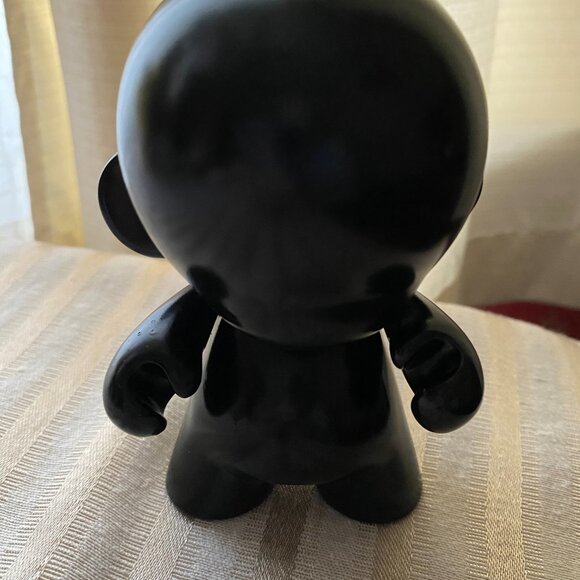 KIDROBOT MUNNY BLACK 4.5" PRE OWNED - Picture 4 of 5